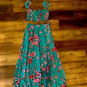 Lulu’s floral 2 piece maxi skirt/top